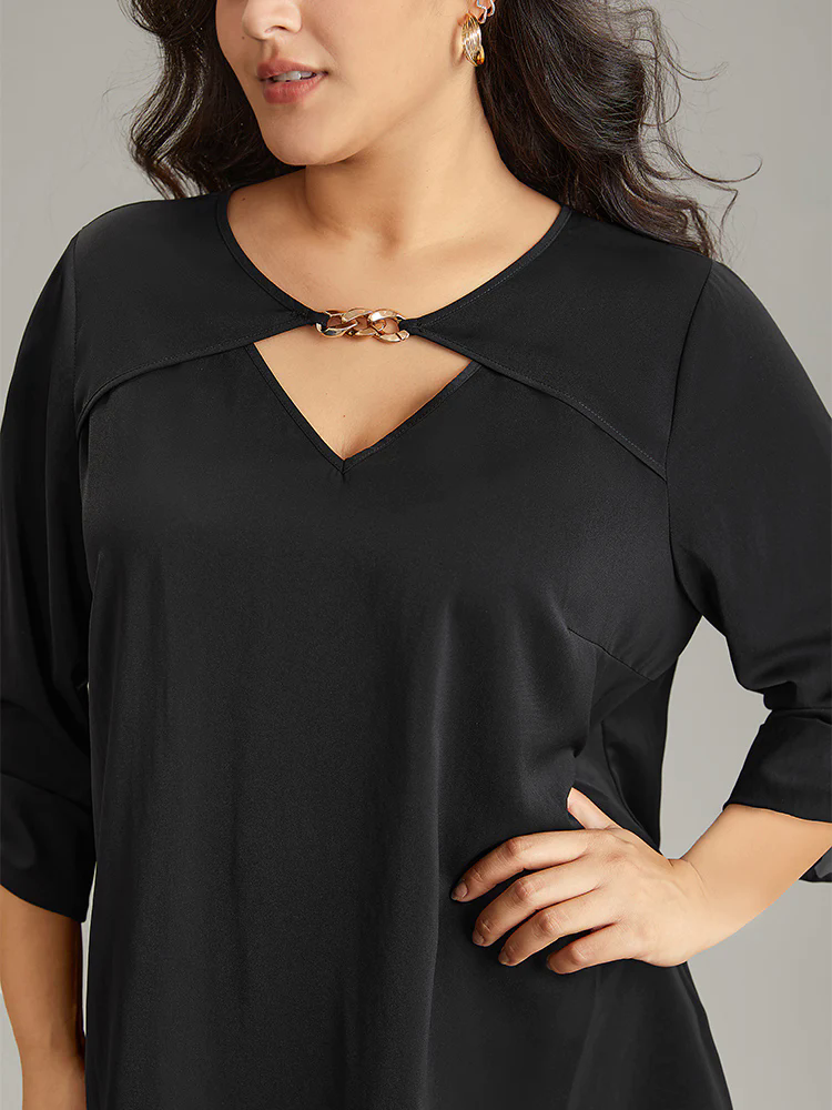 Static-Free Plain Keyhole Chain Detail Blouse Static-Free Plain Keyhole Chain Detail Blouse