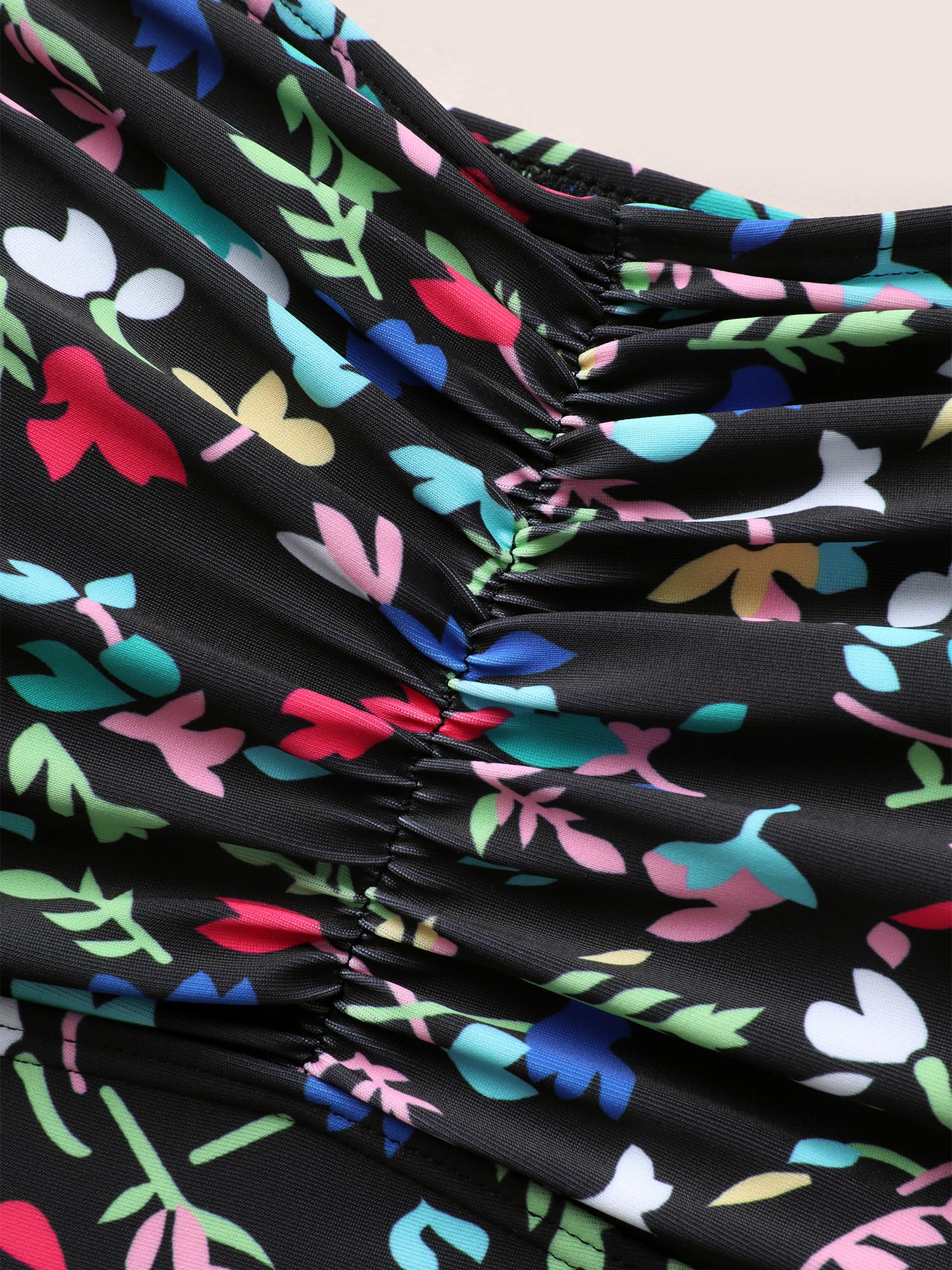 Contrast Floral Heart Neckline Ruched Swim Dress Contrast Floral Heart Neckline Ruched Swim Dress