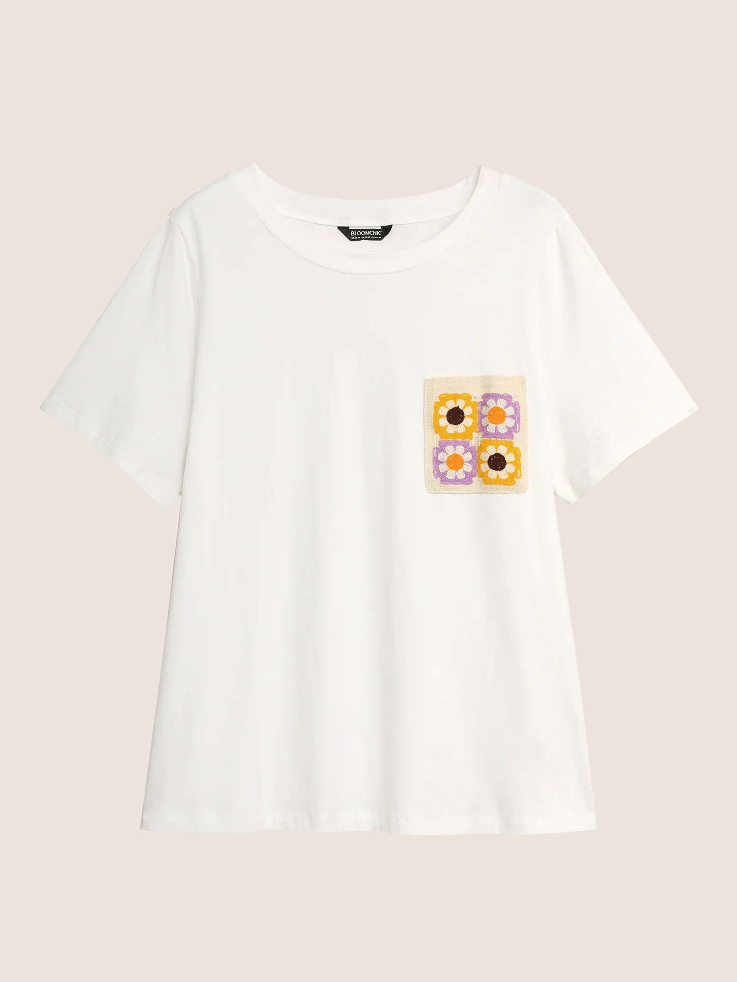 Round Neck Crochet Floral Patch Pocket T-shirt Round Neck Crochet Floral Patch Pocket T-shirt