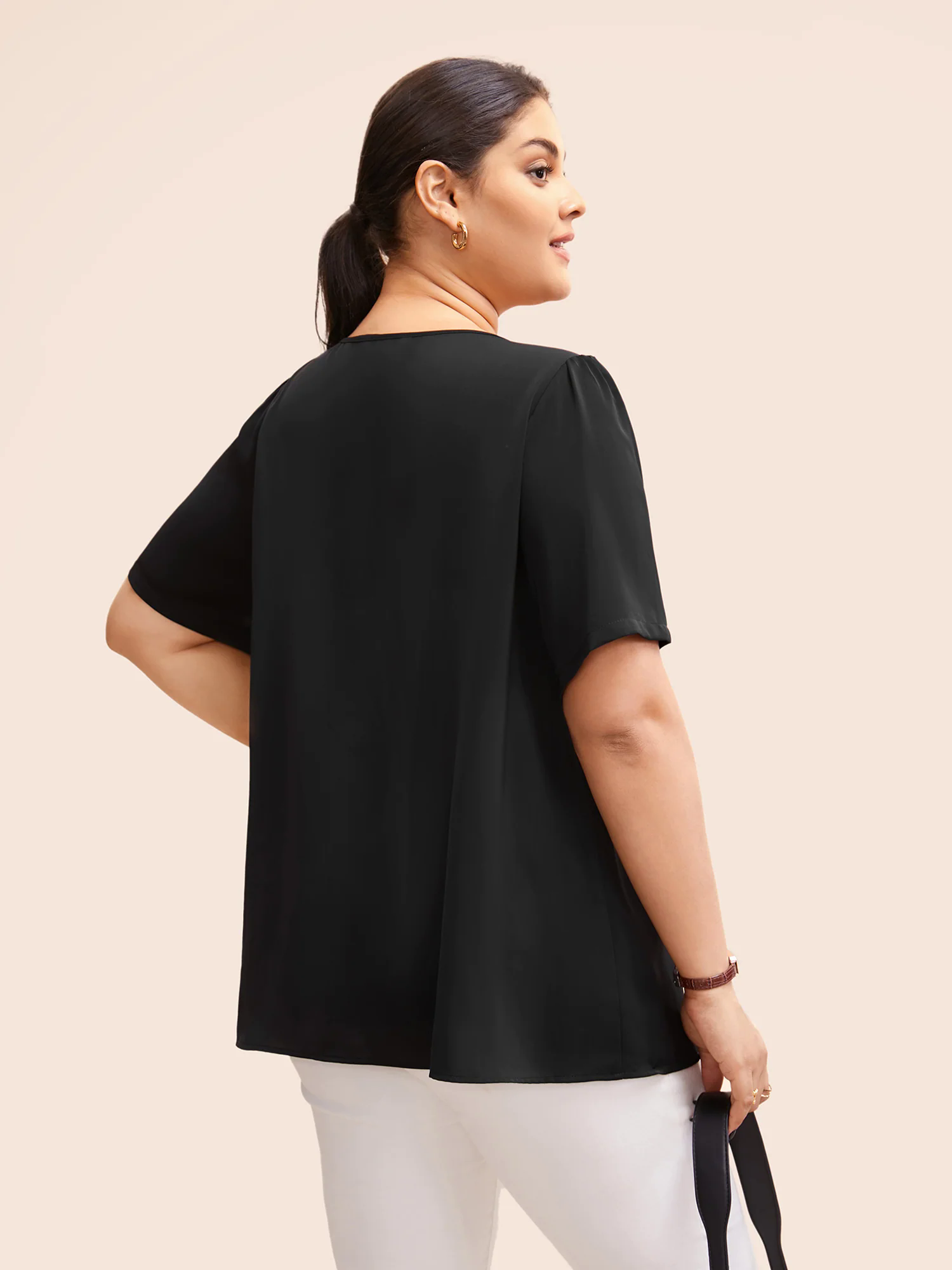 Anti-Wrinkle Plain Metal Detail Keyhole Neck Blouse Anti-Wrinkle Plain Metal Detail Keyhole Neck Blouse